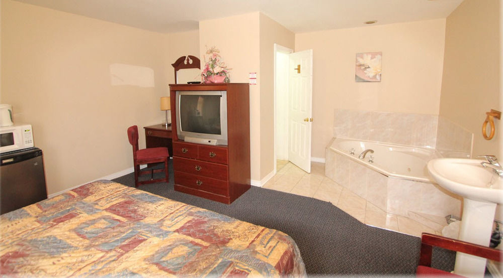 Lotus Motel Cobourg Dış mekan fotoğraf