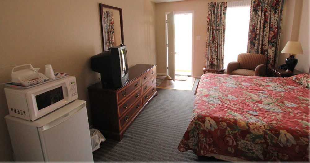 Lotus Motel Cobourg Dış mekan fotoğraf